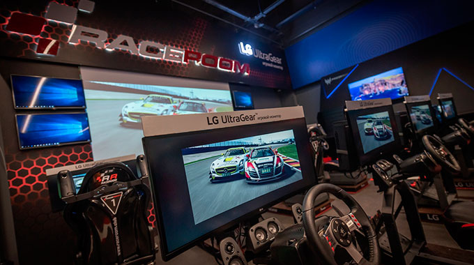 В Москве открылся RaceRoom Club