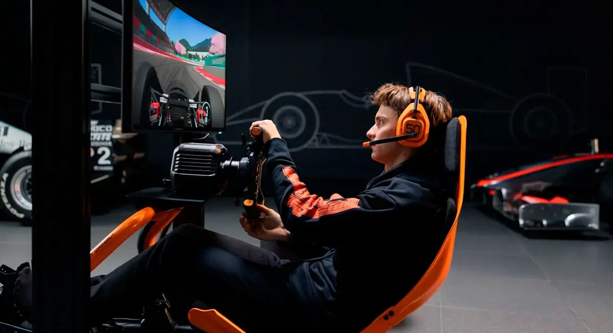 PlaySeat Formula Instinct — Logitech G McLaren Racing Edition